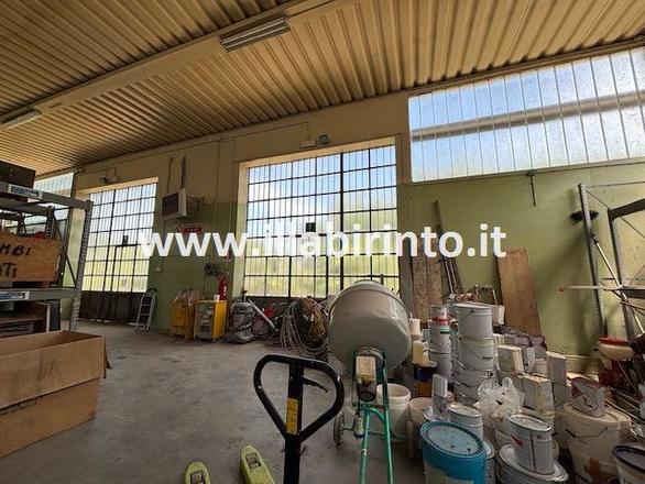 fotografie - capannone Faenza (RA) Periferia Valle