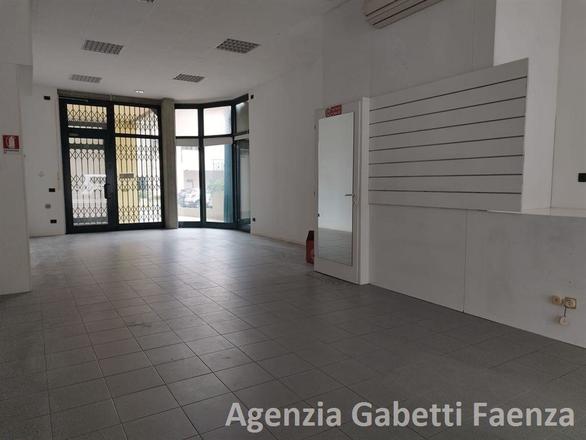 fotografie - negozio Faenza (RA) Centro Storico 