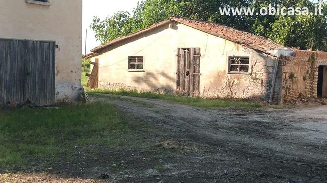fotografie - Casa Indipendente Faenza (RA) Campagna Valle 