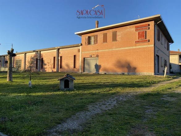 fotografie - capannone Borgo Rivola (RA)  